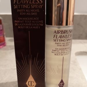 Charlottle Tilbury Airbrush Flawless Setting Spray